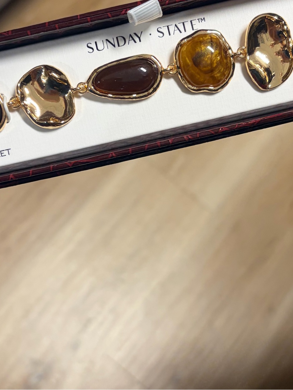 NWT ⚜️🤎⚜️ Sunday State Golden Tone Bracelet with Faux Gems - Picture 2 of 2